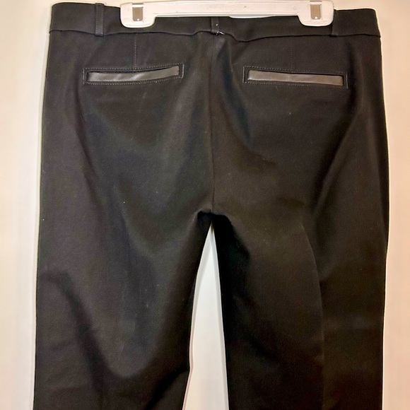 Banana Republic Sloan slim leg pants with leather details. Black. Size 8. - Picture 5 of 6